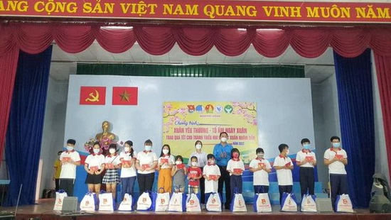 Chương trình Xuân yêu thương - Tổ ấm ngày xuân - Nhà Thiếu nhi Quận Phú Nhuận