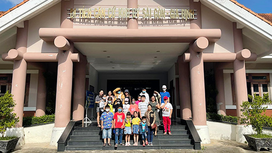 Tổ chức sinh hoạt ngoại khóa, hành trình về nguồn - Nhà Thiếu nhi Quận Bình Tân
