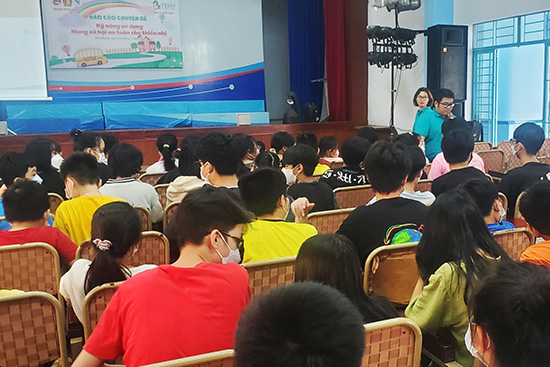 Sân chơi tài năng nhí và Chuyên đề sử dụng mạng xã hội - Nhà Thiếu nhi Quận Phú Nhuận