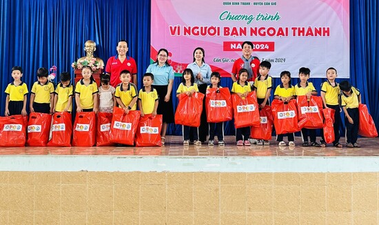 Chương trình "Vì người bạn ngoại thành" năm 2024 - Nhà Thiếu nhi Quận Bình Thạnh